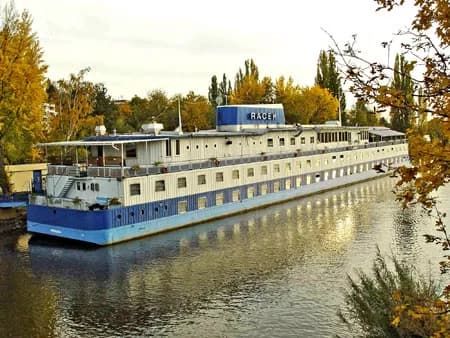 BOTEL RACEK***, Prag Podolí