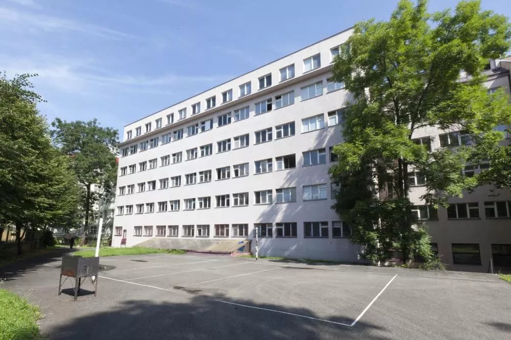 VŠ kolej Sinkule, Prag Dejvice
