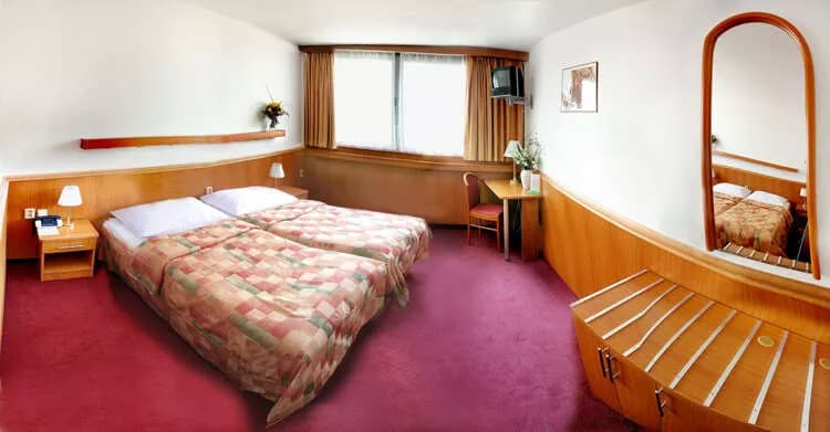 Hotel Olympik ****, Praga Karlín