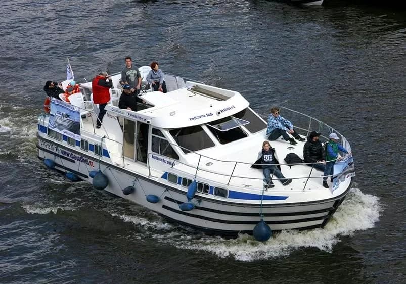SP Praha, půjčovna lodí a hausbótů
